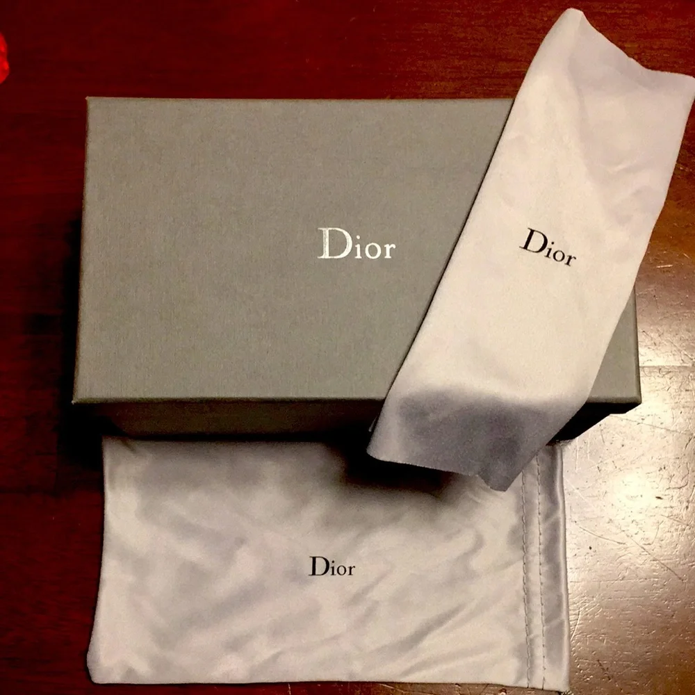 Dior glasses box / bag and cleaning clothes - Picture 1 of 7